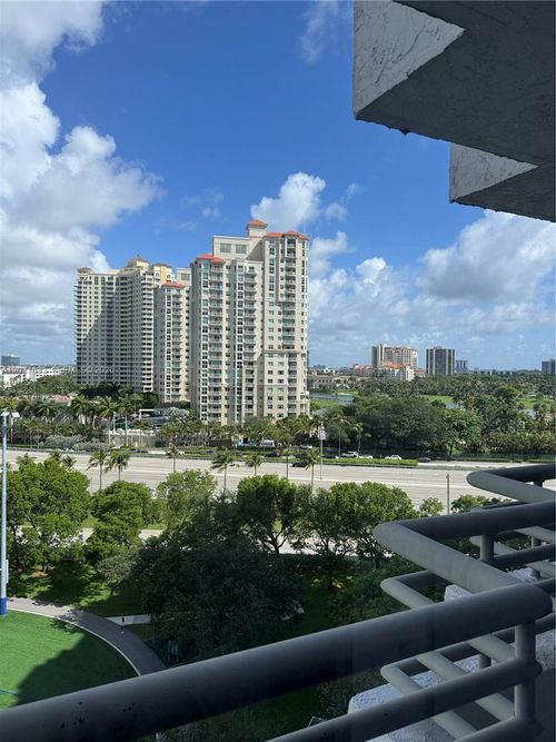 1001-3300 Ne 191st St, Aventura, FL, 33180-2451 | Card Image
