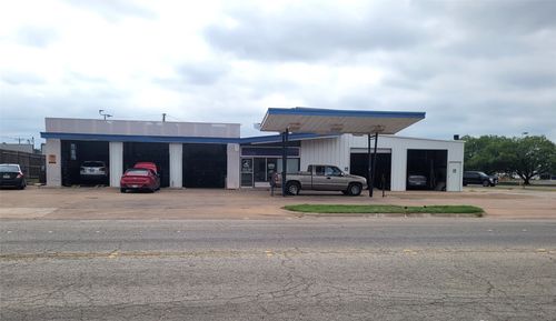 2466 Buffalo Gap Rd, Abilene, TX, 79605-6102 | Card Image