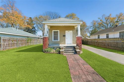 607 Terrace St, Jefferson, LA, 70121-1517 | Card Image