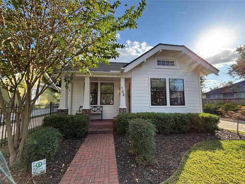 108 Munford St, Houston, TX, 77008-2530 | Card Image