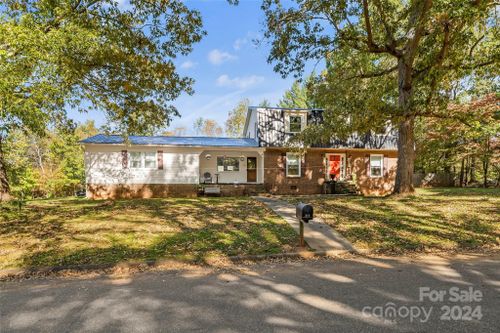 210 Woodside Drive, Morganton, NC, 28655 | Card Image