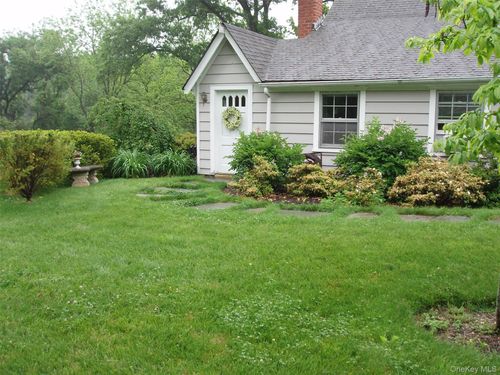 953 Ripley Ln, Oyster Bay, NY, 11771-4300 | Card Image