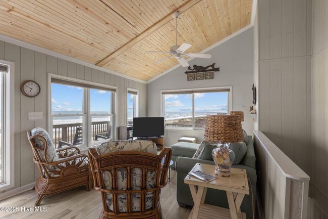 WEST - 2003 Ocean Dr, Townhouse with 4 bedrooms, 3 bathrooms and null parking in Emerald Isle NC | Image 15