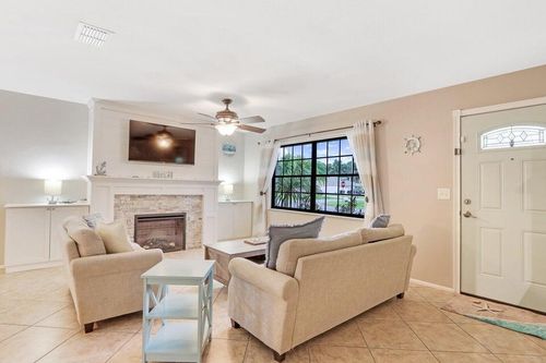 1258 Se Rickenbacker Ter, Port St Lucie, FL, 34952-4885 | Card Image