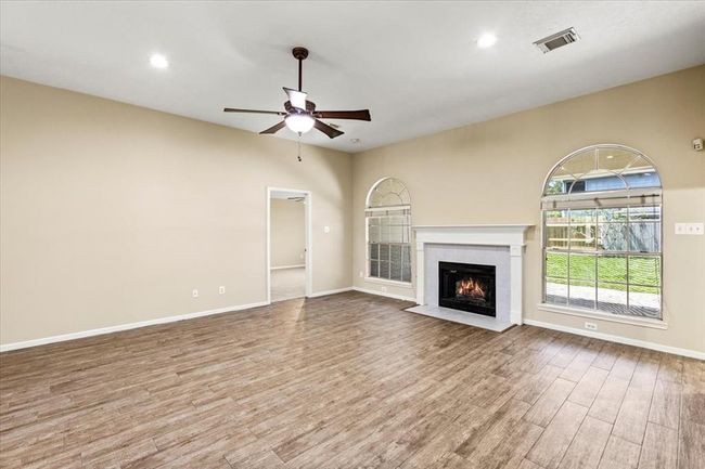 1940 Waterford Way, House other with 3 bedrooms, 2 bathrooms and null parking in Seabrook TX | Image 11