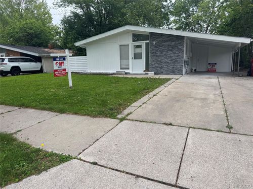 29592 Fairfax St, Southfield, MI, 48076-5823 | Card Image