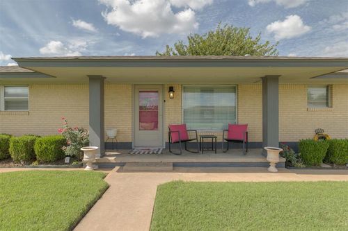 414 S Carol St, Carnegie, OK, 73015-2009 | Card Image