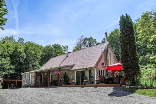 165 Ch Édina, Brownsburg-Chatham, QC, J8G1G1 | Card Image