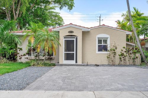 1359 Washington St, Hollywood, FL, 33019-1812 | Card Image