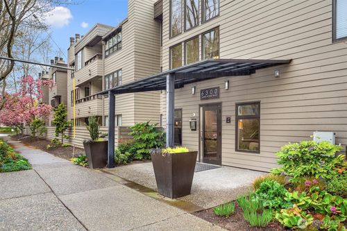 apt-312-6300 Sand Point Way Ne, Seattle, WA, 98115-7956 | Card Image