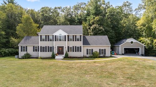 8 Virginia Ave, Sutton, MA, 01590-2743 | Card Image