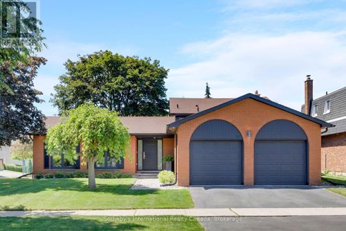 312 Pinegrove Rd, Oakville, ON, L6K3R1 | Card Image