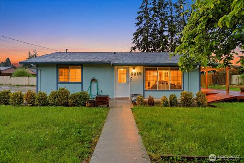 3208 21st St, Everett, WA, 98201-2658 | Card Image