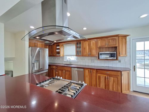 61 Ne Jensen Road, Sayreville, NJ, 08872 | Card Image