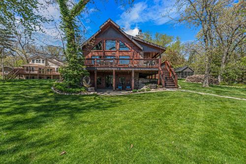 3024 Nagawicka Ave, Delafield, WI, 53018-1016 | Card Image
