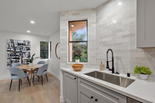 66-8326 Via Sonoma, La Jolla, CA, 92037 | Card Image