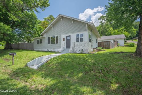 202 N Walnut St, Anderson, MO, 64831-1591 | Card Image