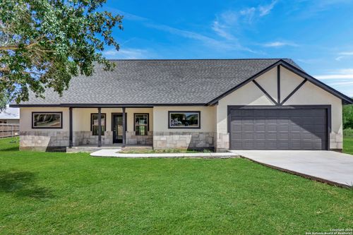 185 E Medium Meadow Dr, Lytle, TX, 78052-3988 | Card Image