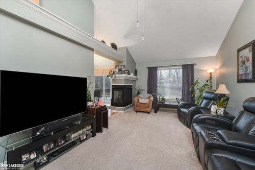 8160 Huntington Ridge Court, Washington Township, MI, 48094 | Card Image