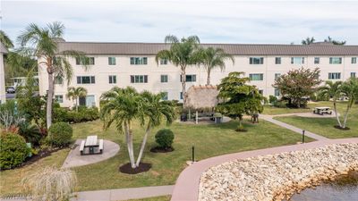 B303 - 1010 Manatee Road, Condo with 2 bedrooms, 2 bathrooms and null parking in Naples FL | Image 1