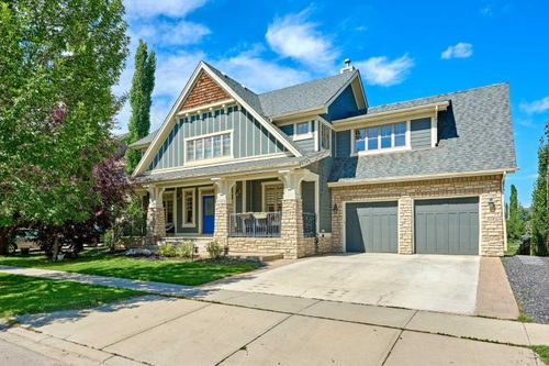 8136 9 Ave Sw, Calgary, AB, T3H0C2 | Card Image