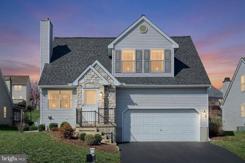 727 Blossom Hill Ln, DALLASTOWN, PA, 17313-9421 | Card Image