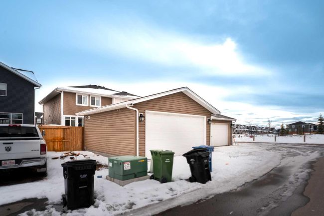 364 Redstone Drive Ne, Home with 4 bedrooms, 3 bathrooms and 2 parking in Calgary AB | Image 35