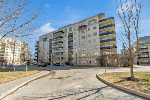 304-7 Dayspring Cir, Brampton, ON, L6P1B8 | Card Image