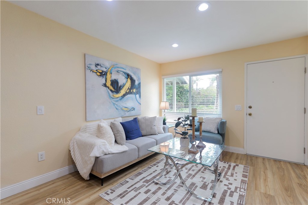 Residential in Santa Ana 4