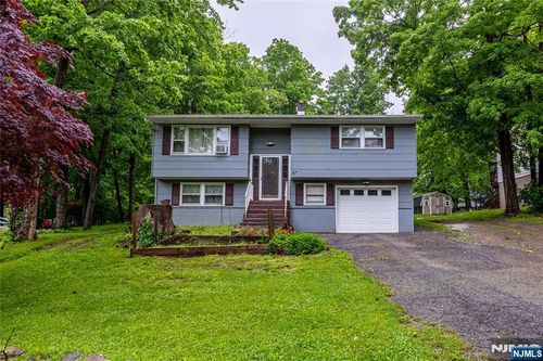67 Cedar Tree Dr, Highland Lakes, NJ, 07422-1035 | Card Image