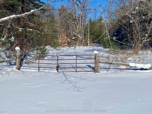 614 Thousand Islands Pky, Lansdowne, ON, K0E1L0 | Card Image