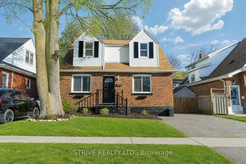 73 Central Park Blvd N, Oshawa, ON, L1G5Y4 | Card Image