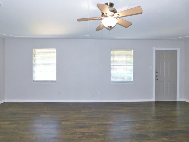 720 Chisholm Trl, House other with 3 bedrooms, 2 bathrooms and null parking in Denton TX | Image 4