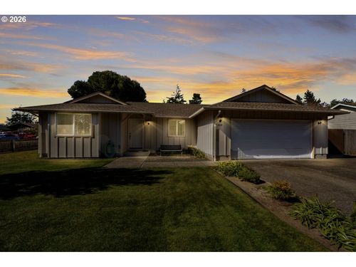 2019 40th St, Florence, OR, 97439 | Card Image