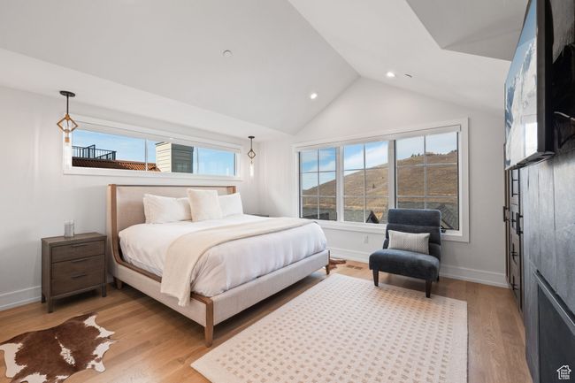 Second bedroom upstairs | Image 33