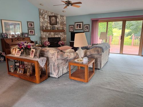 6764 S Yale Dr, Franklin, WI, 53132-9060 | Card Image