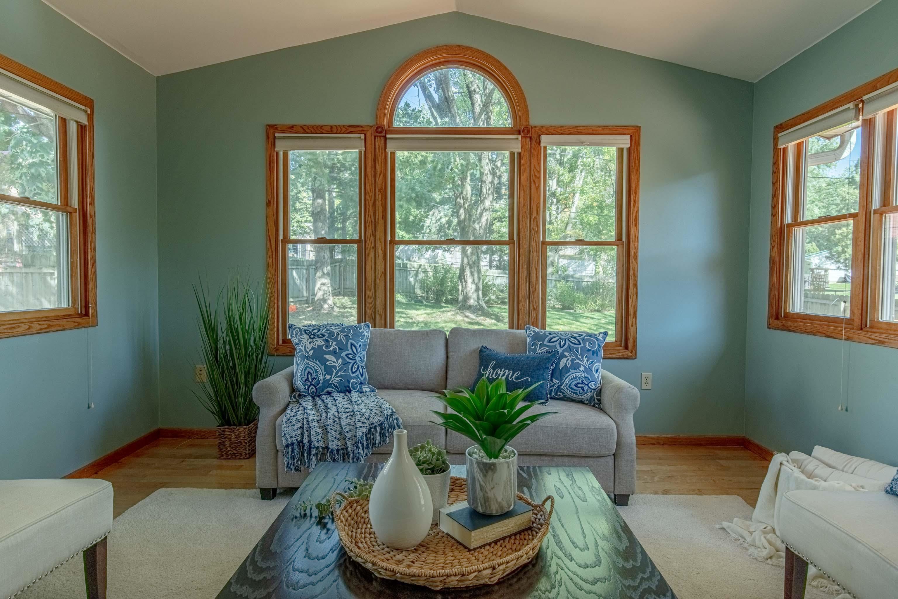 Rae Ln, Madison, WI 53711