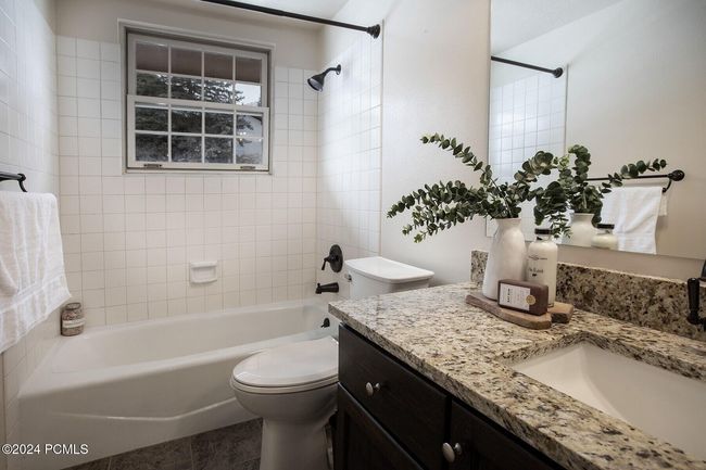 7 - 874 Schneitter Cir, Condo with 3 bedrooms, 2 bathrooms and null parking in Midway UT | Image 14