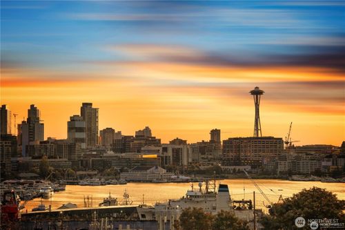 2020 Eastlake Ave E, Seattle, WA, 98102-3580 | Card Image