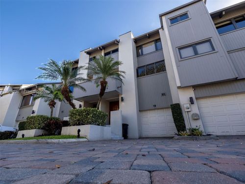19c-18 Port Side Dr, Fort Lauderdale, FL, 33316-3010 | Card Image