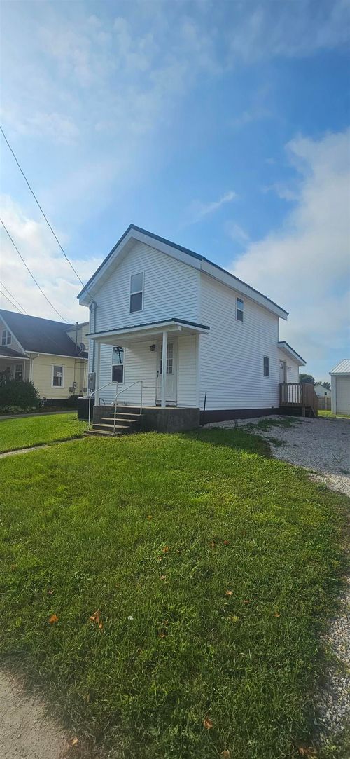 206 E Mission St, Strawberry Point, IA, 52076-9630 | Card Image