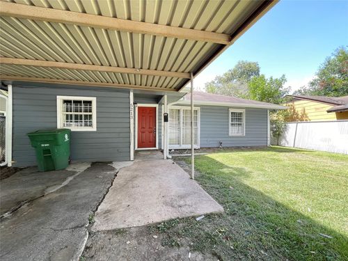 5213 Anzio Rd, Houston, TX, 77033-2601 | Card Image