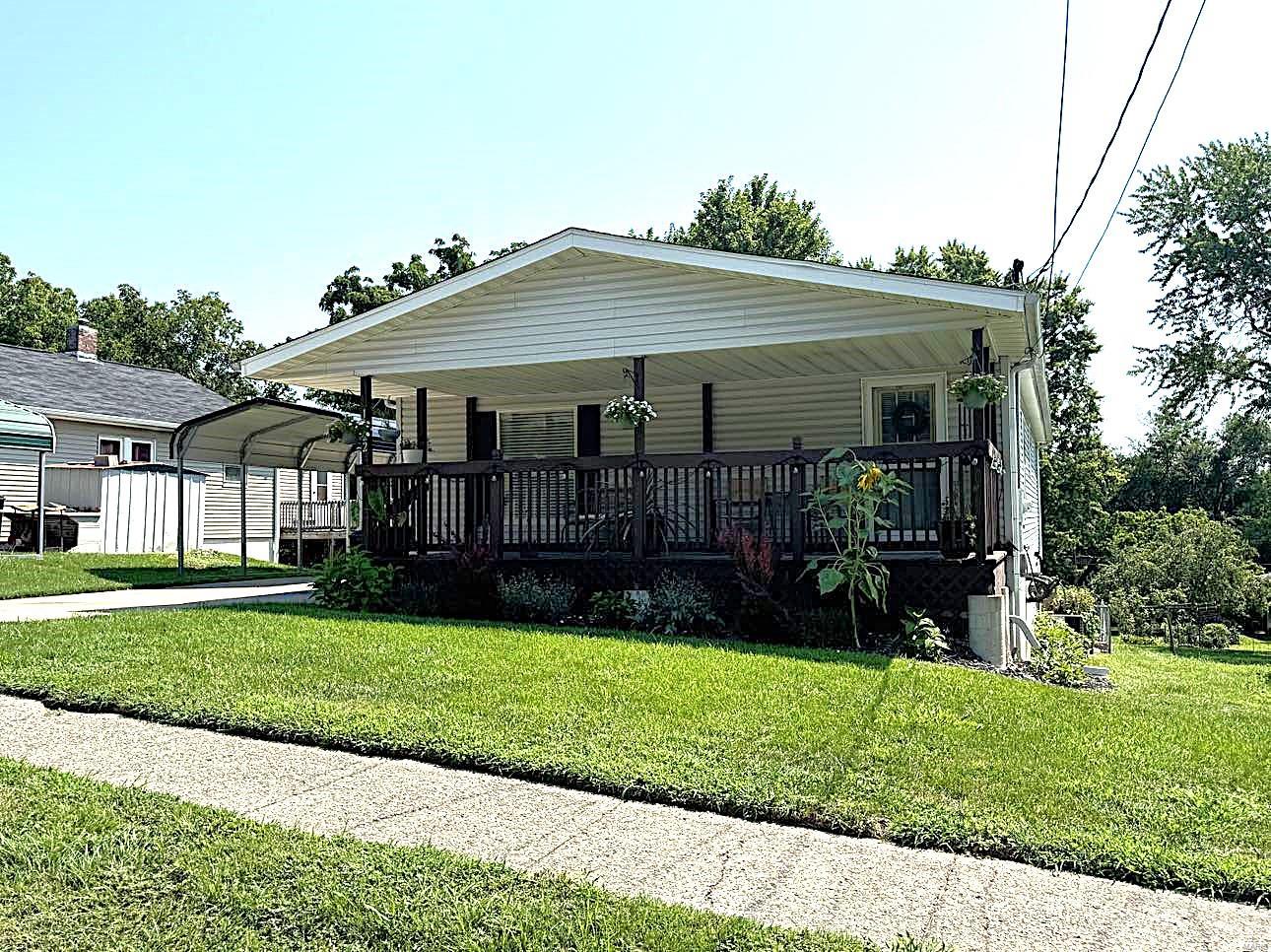 Singleton Ave, Hannibal, MO 63401