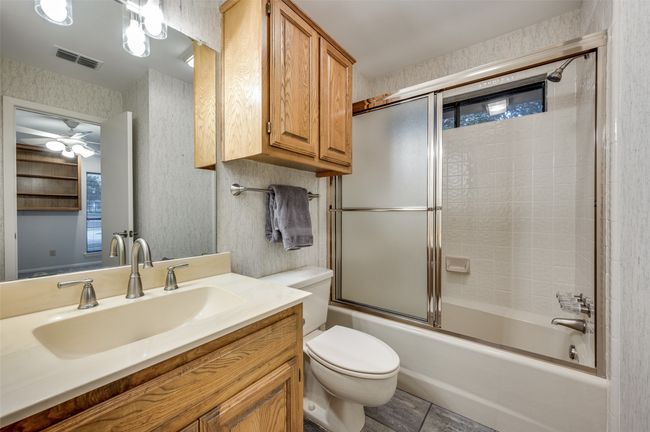 Ensuite bath is also pool bath | Image 30