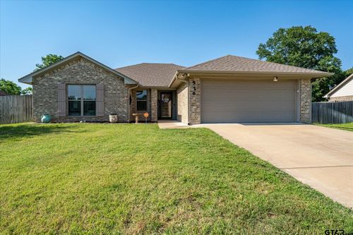 526 Kingsway, Overton, TX, 75684-1054 | Card Image