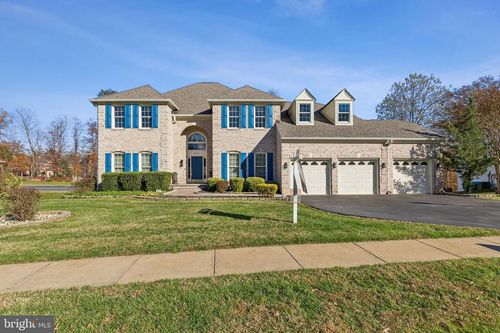 8153 Old Barrington Blvd, FAIRFAX STATION, VA, 22039-2684 | Card Image