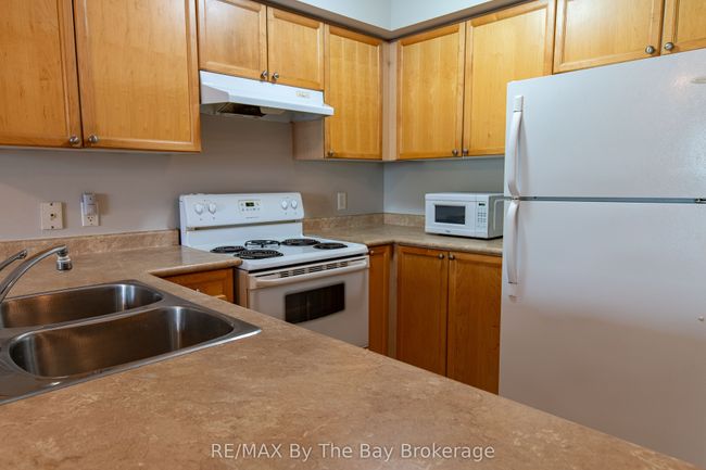 211 - 16 Westbury Rd, Condo with 2 bedrooms, 2 bathrooms and 1 parking in Wasaga Beach ON | Image 20