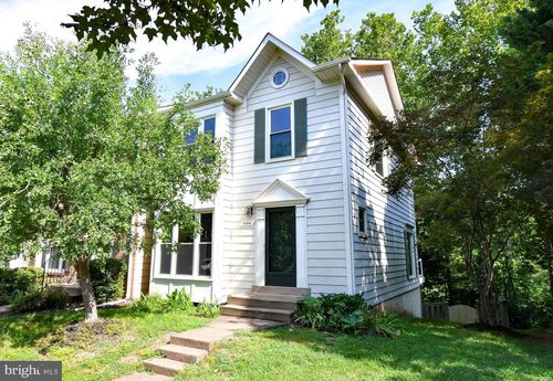 5168 Glen Meadow Dr, CENTREVILLE, VA, 20120-1359 | Card Image