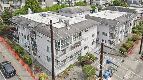 apt-207-1700 12th Ave S, Seattle, WA, 98144-4153 | Card Image