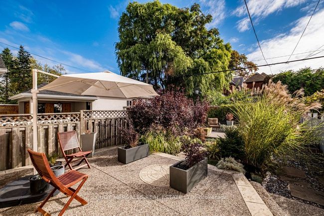 72 Oak Ave, House other with 3 bedrooms, 1 bathrooms and 1 parking in Hamilton ON | Image 34